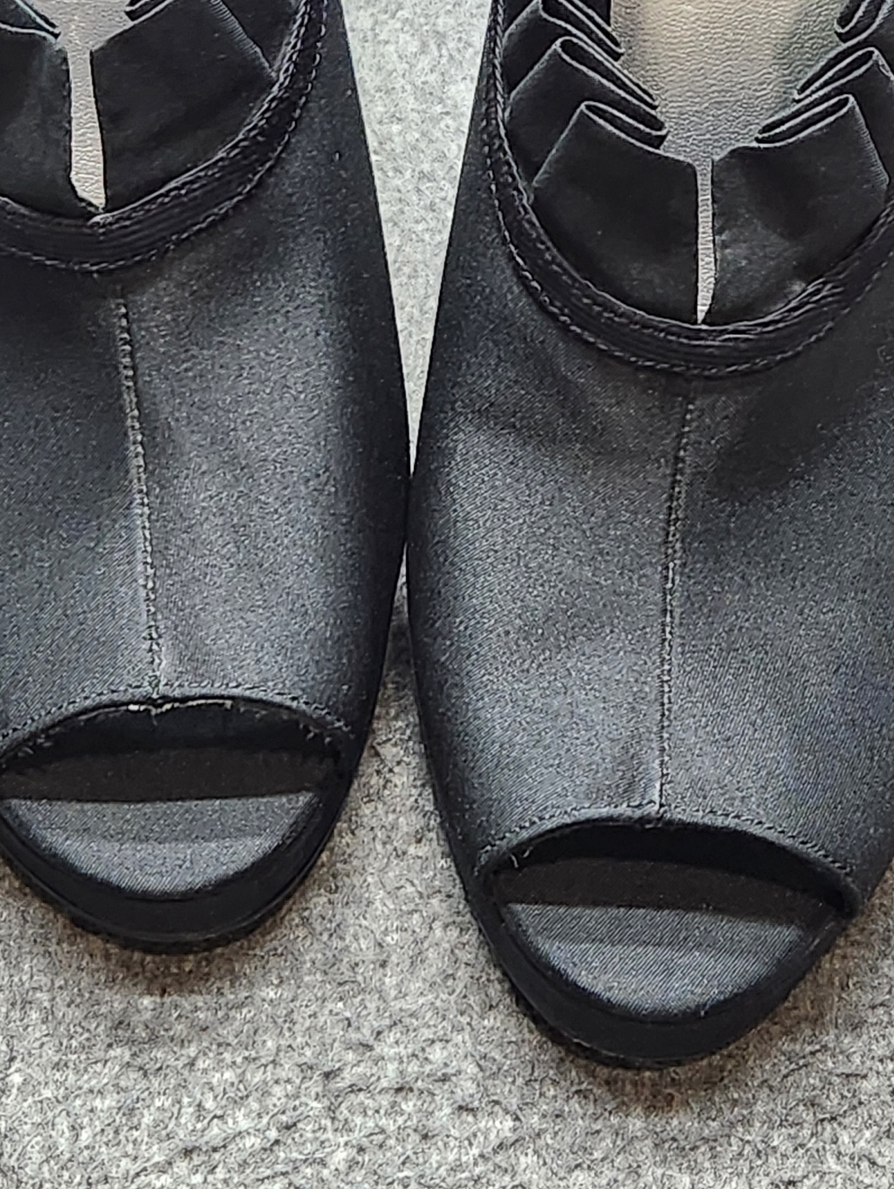 Touch of Nina Black Peep Toe Heels Ankle Bootie Stiletto Zip 11M - Picture 9 of 9